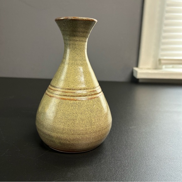 North Carolina McNeill's Pottery Hand-crafted Pottery Vase by Windy Wallace 2003 - Picture 1 of 13